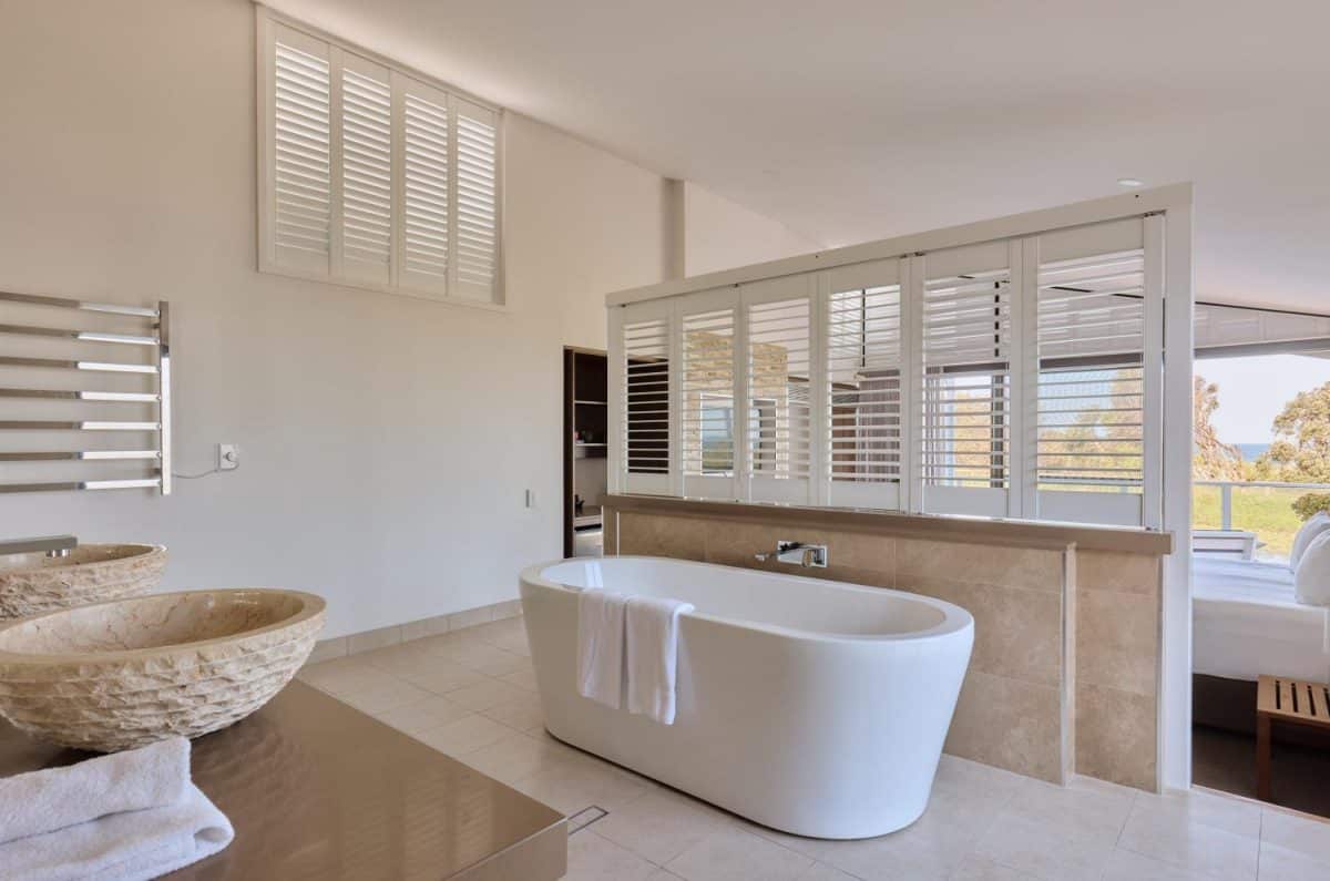 Bungalows 5 Bungalows Interior Bathroom