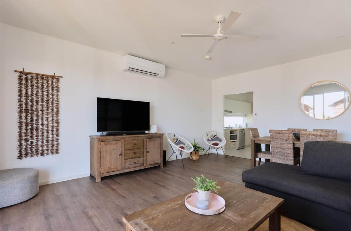 CavesCoastalBarBungalows StevenWoodburn 142