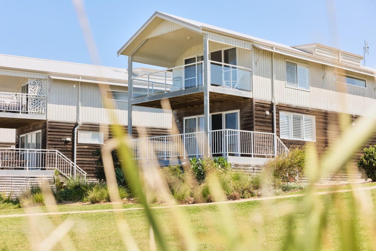 Townhouse 8 CavesCoastalBarBungalows StevenWoodburn 205